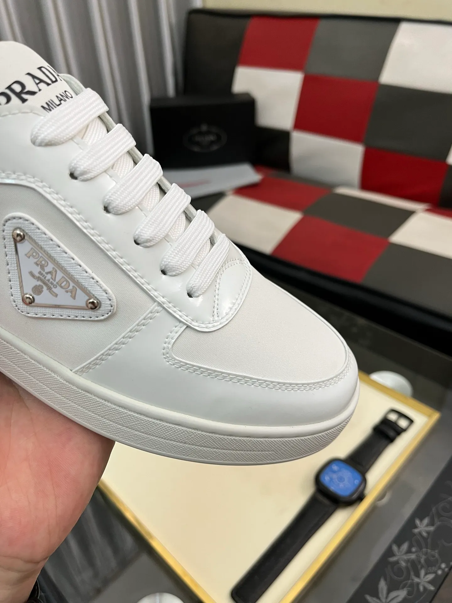 Men's shoes 💰440⌚️⌚️【PRADA】Prada ~ unique and casual style. New models from Prada official website are coming [Celebrate][Celebrate]🏃High-end brand casual shoes ➕Full set of packaging😍😍 Men's 2023 counters are on sale simultaneously, Italian imported brands select first-layer Italian cowhide. 🐑Sheepskin lining (refuses to discolor and rub feet) Sole: Original sole specially provided by the original factory 🎬Better in kind Size number: 38-444️⃣Colors available